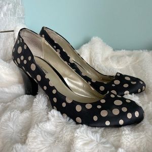 Liz Claiborne Satin “Johnnie” Polka Dot Pumps (7)
